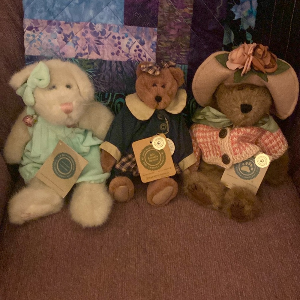 Vintage Boyd’s Bear lot of three.